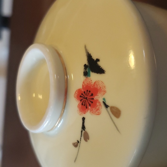 Vintage Japanese Bowls with Lids - Picture 6 of 10